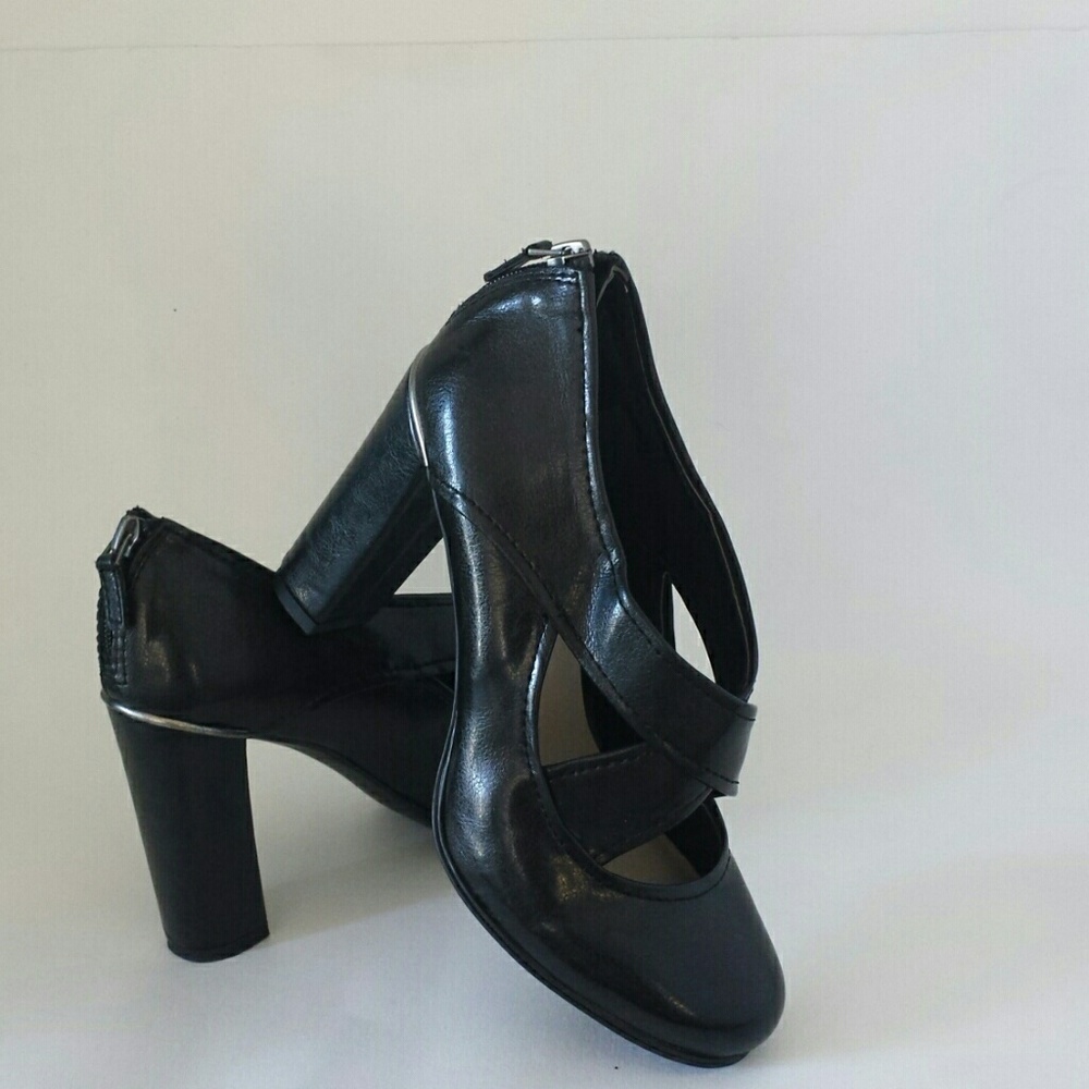 New Silver trim heels